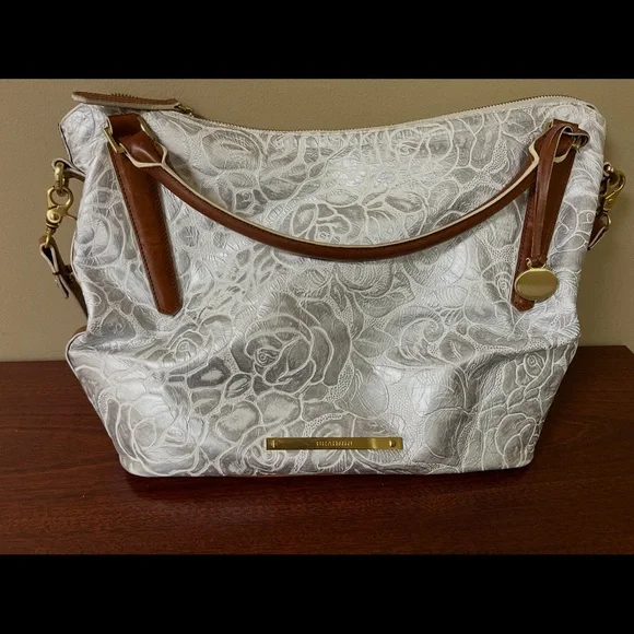 Elegant White Floral Handbag by Brahmin with matching wallet . - Picture 4 of 9